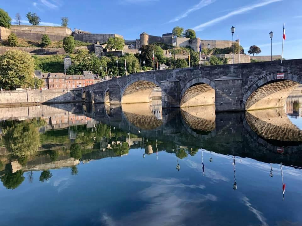 Maison Et Velos A Godinne Dans La Vallee De La Meuse Exterior foto