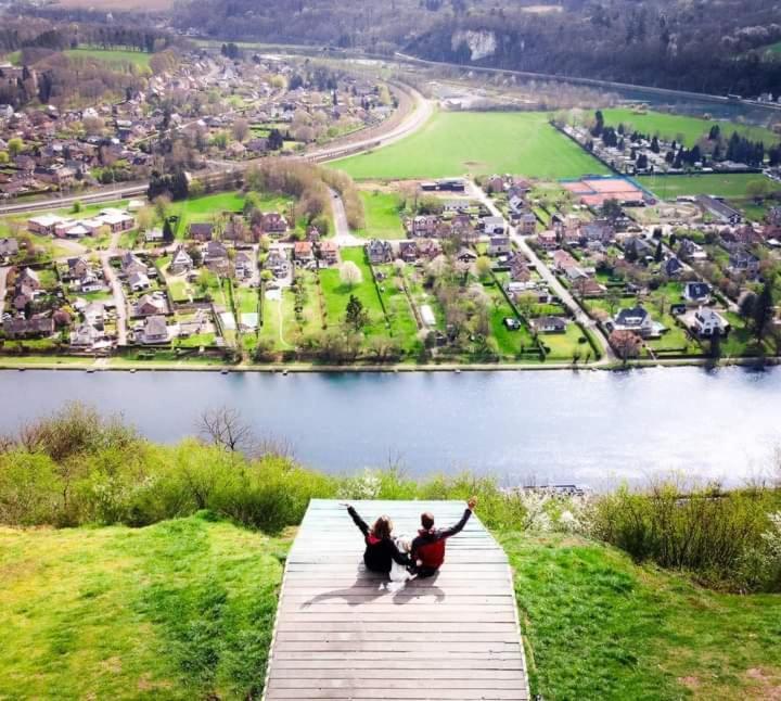 Maison Et Velos A Godinne Dans La Vallee De La Meuse Exterior foto