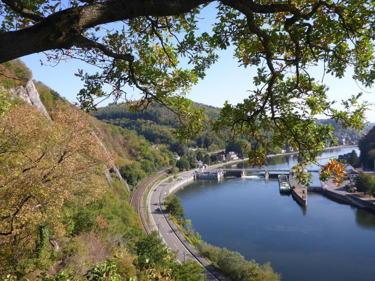 Maison Et Velos A Godinne Dans La Vallee De La Meuse Exterior foto